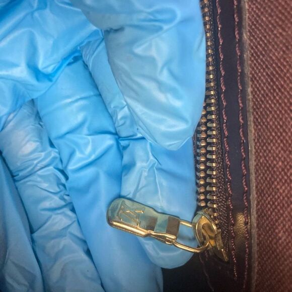 AUTHENTIC LOUIS VUITTON Crossbody Taiga Yaranga Satchel Purple Approx 9X4X10.5 - Picture 10 of 12